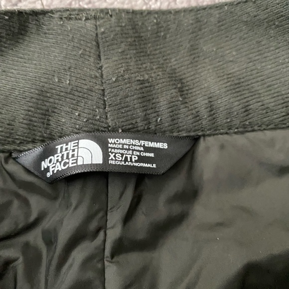 Women’s Northface Gray Camo Snowpants - Picture 2 of 11